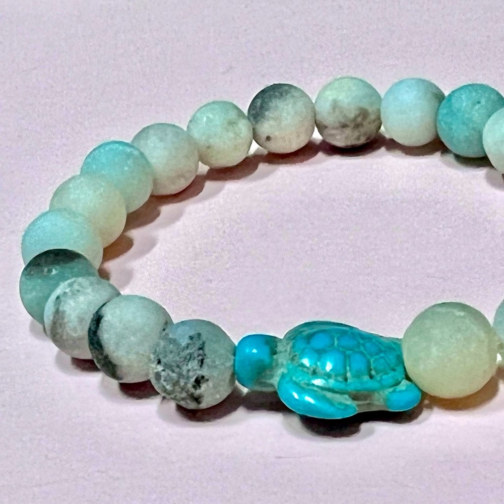 Sea turtle turquoise stone beaded stretch bracelet